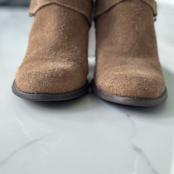 GUESS Boots Women's Tan Brown Western Suede Ankle Booties Cowgirl 6 - Picture 4 of 11